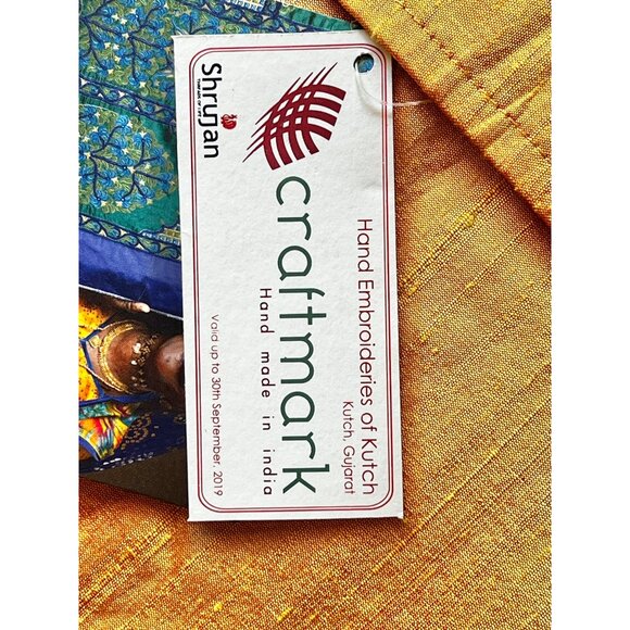 Handcrafted Shrujan Raw Silk Embroidered Cushion Covers 16"x16" Gold Pair NWT - Picture 16 of 16